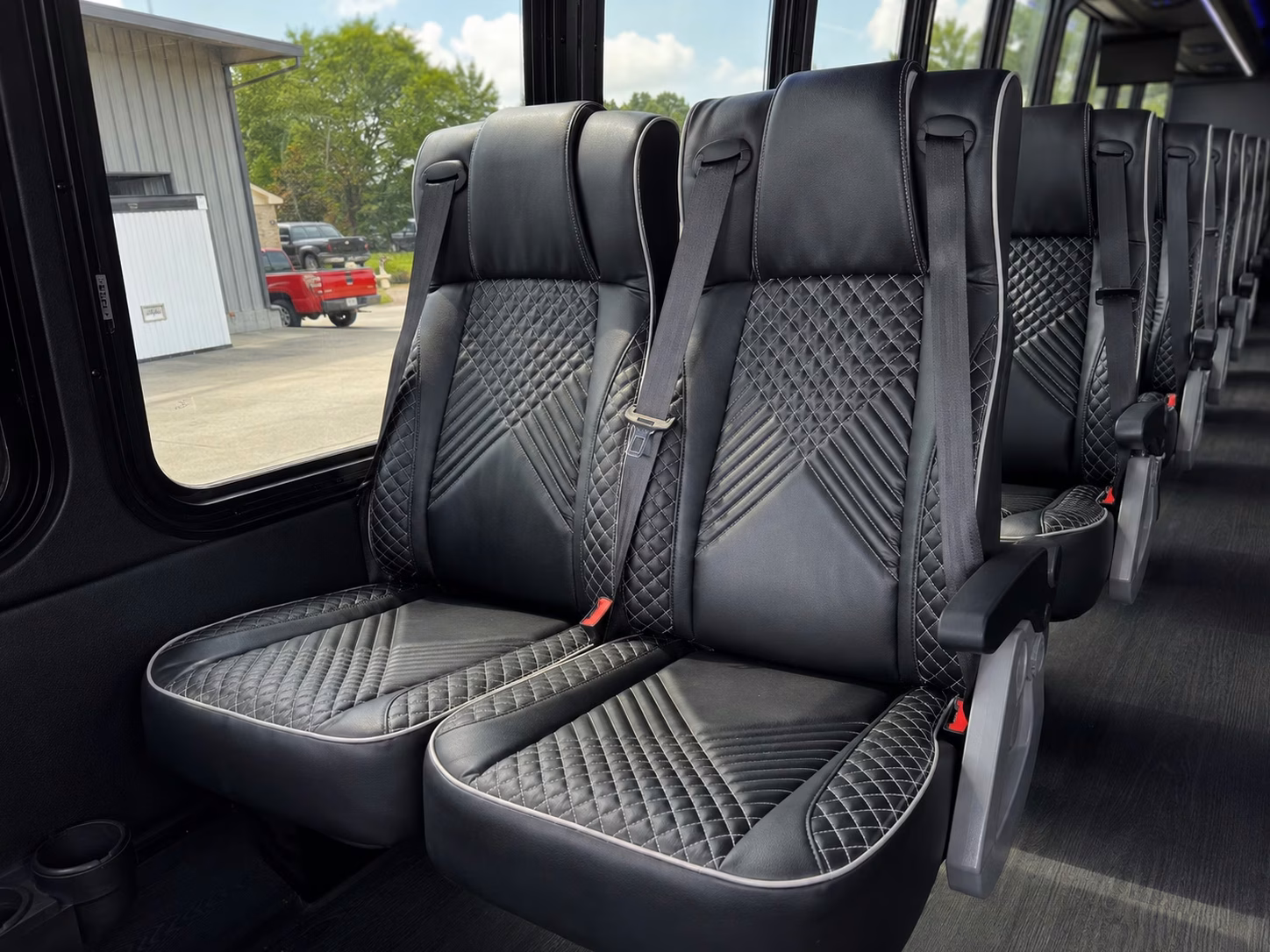 post reception hotel shuttle buses in lancaster